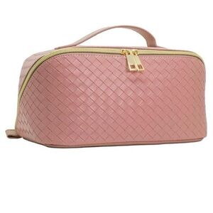 NWT Bulveri Dusty Pink Quilted Makeup Travel Bag with Handle Dusty Pink